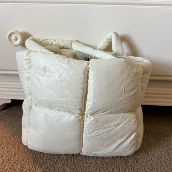 🤍 PUFFER STYLE TOTE BAG - Picture 8 of 11